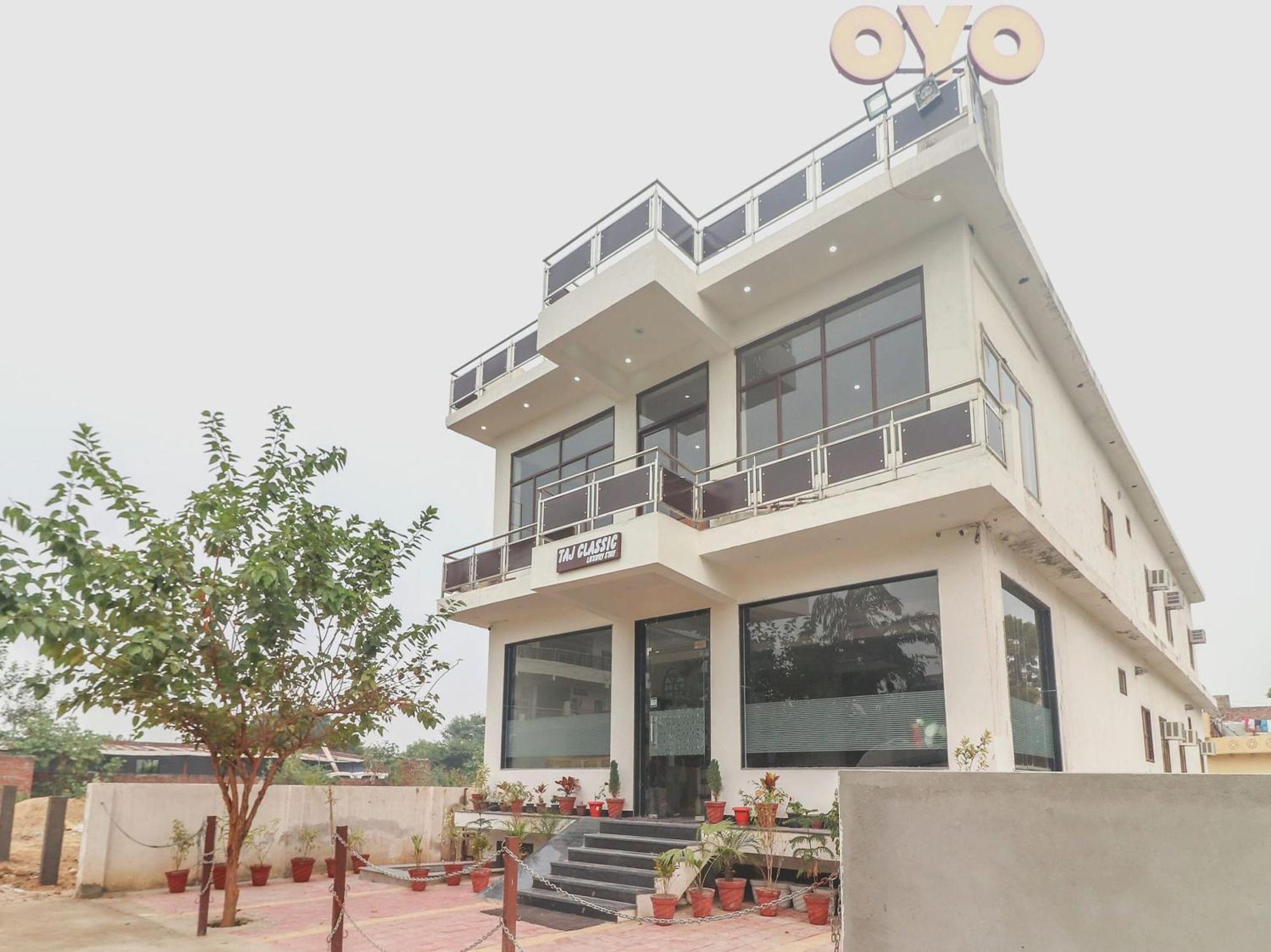 ホテル Oyo 62646 タージ クラシック Tājganj エクステリア 写真